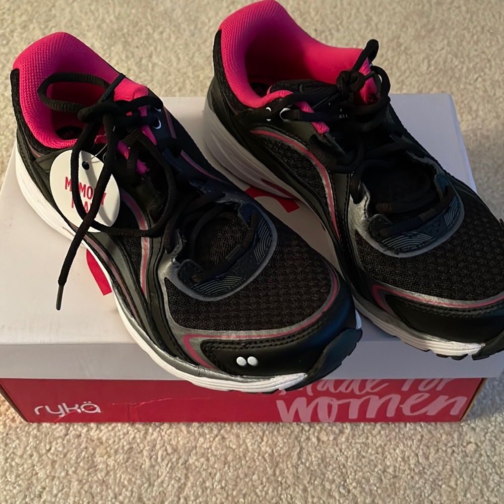 Ryka made for women athletic walking shoes with memory Foam black, pink